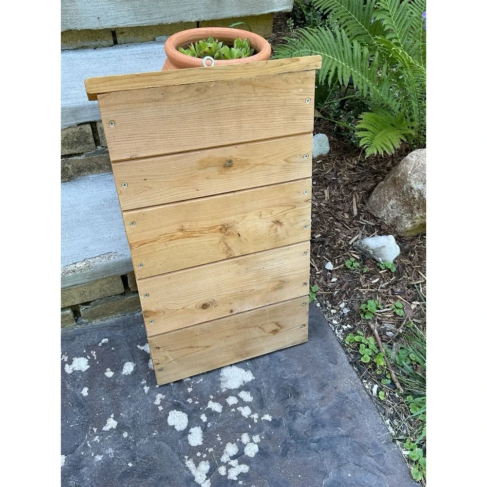 ^v^ THE PERFECT BAT HOUSE  Never Hung With Manual